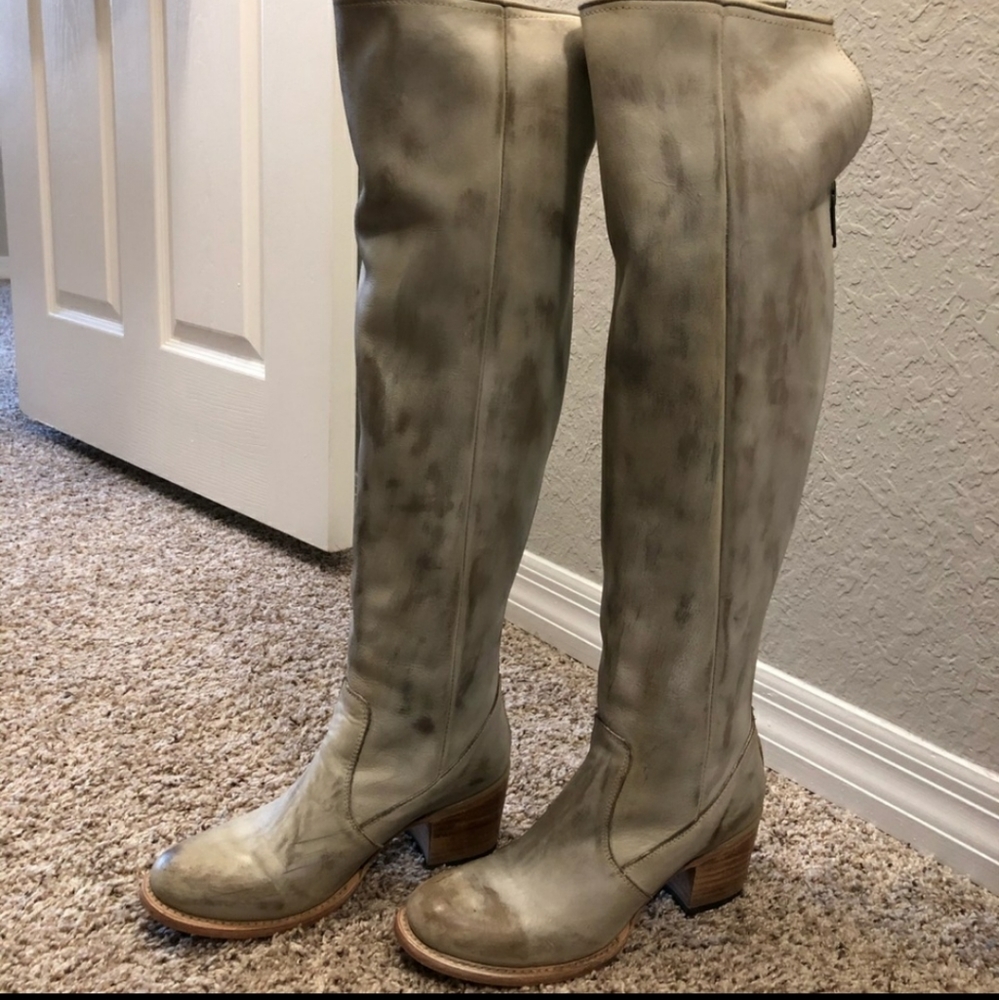 ISO Freebird Megan boots size 8